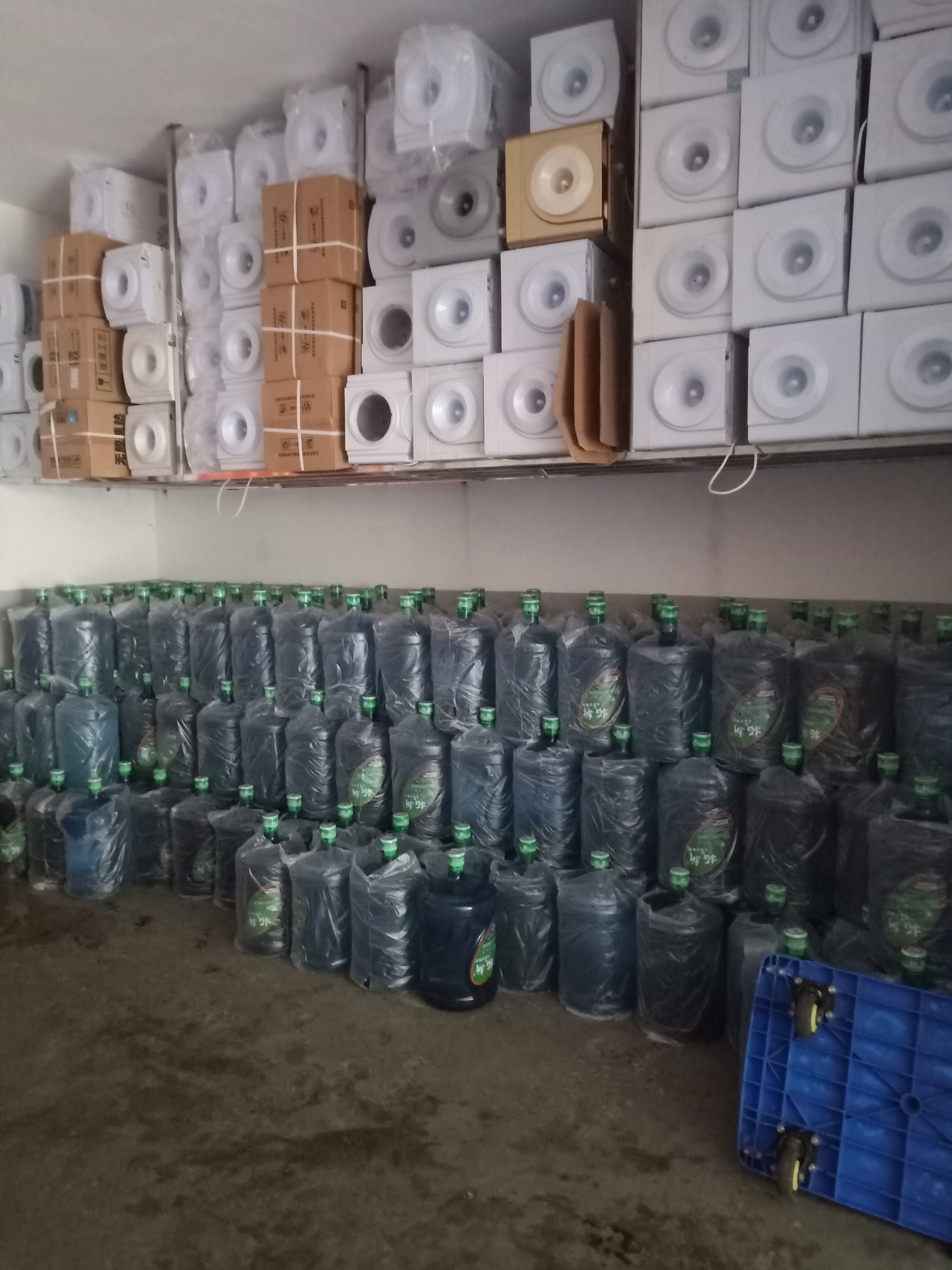 正敏桶裝水批發(fā)零售配送中心 -桶裝水站